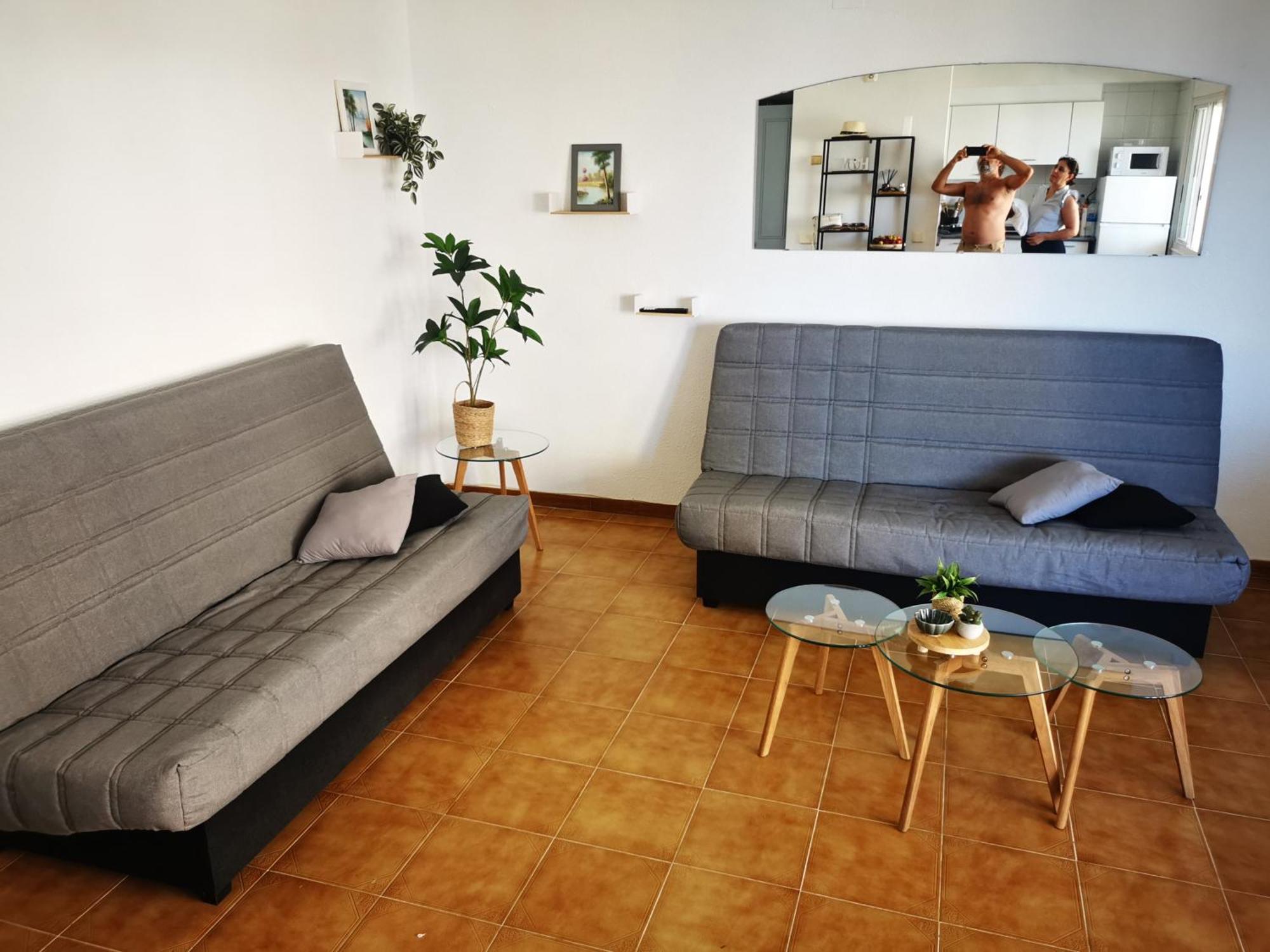 Spacieux Appartement Rose Front Mer Et Piscine Roses Exterior foto